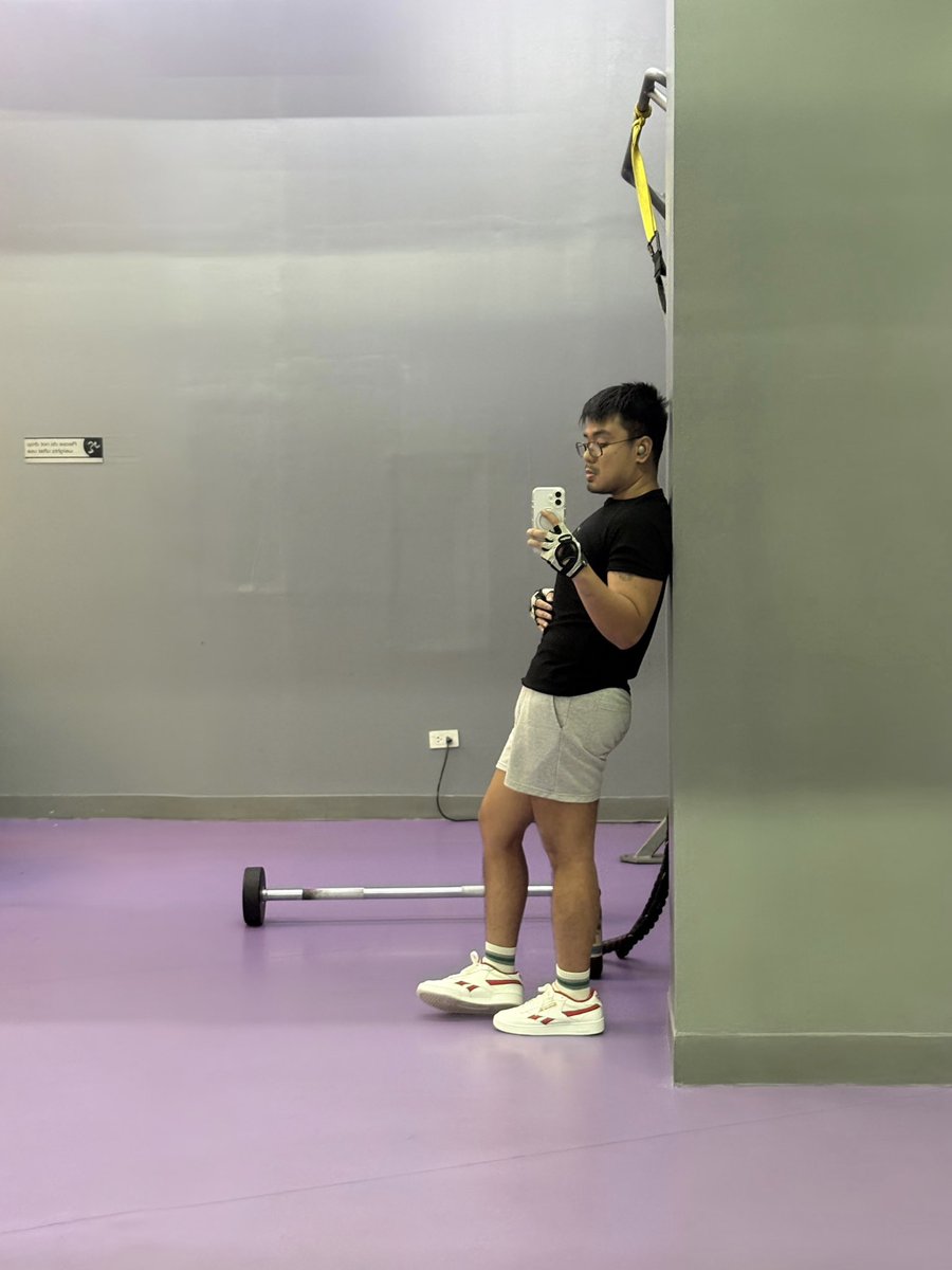 davelvarez's tweet photo. Wait lang ang ganda nung nabilin kong top and shorts sa tiktok shop https://t.co/x3YBZVEaub