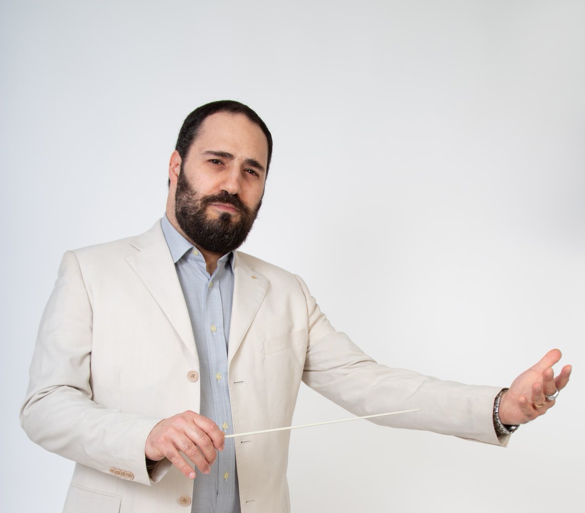BarraliRoberto's tweet photo. #robertobarrali #barraliroberto #maestrorobertobarrali #pianistarobertobarrali #pianist #vocalcoach #repetiteur #korrepetitor #opera #concerthall #operahouse #event #concert #music #artist #conductor #dirigent #direttoredorchestra #idogiveneziani #ensamble #art #musician #Kunst https://t.co/bRMOIiWGV4