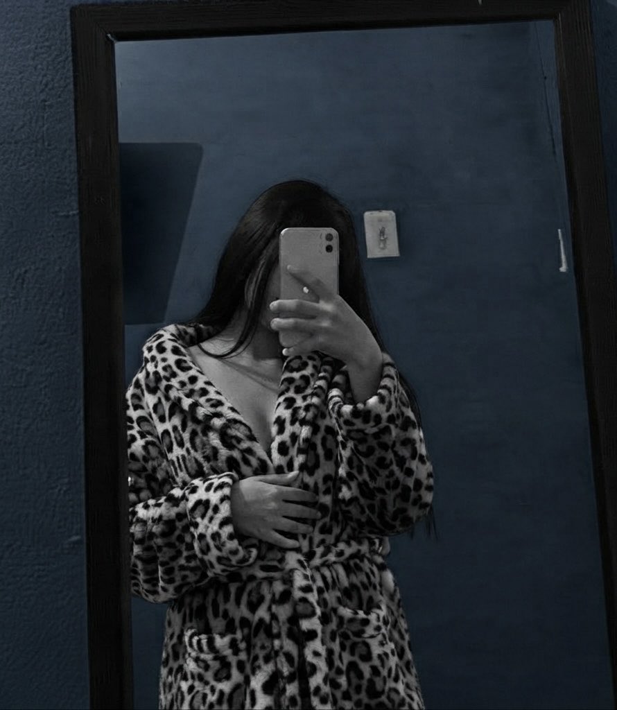 Kitypatas11's tweet photo. Hoy desperté traviesa 😈, buenos días mis míos y mías 💄🫦 https://t.co/P12s5kAzeW