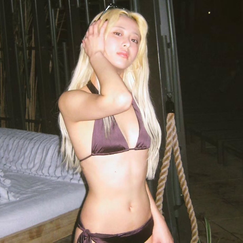 FilthyGoonsl's tweet photo. She just dropped this gem??? HOLY SHIT #knsfw #kpopfap https://t.co/SRu7xSJW4S