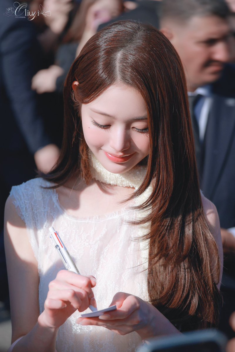 Oliuyi_0831's tweet photo. 260929🫶🏻💕

 #아이브 #IVE #장원영 #JANGWONYOUNG #원영 #WONYOUNG #ウォニョン
#WonyoungxDiorSS27
#DiorSS27 @Dior https://t.co/5LoA5sF5vl