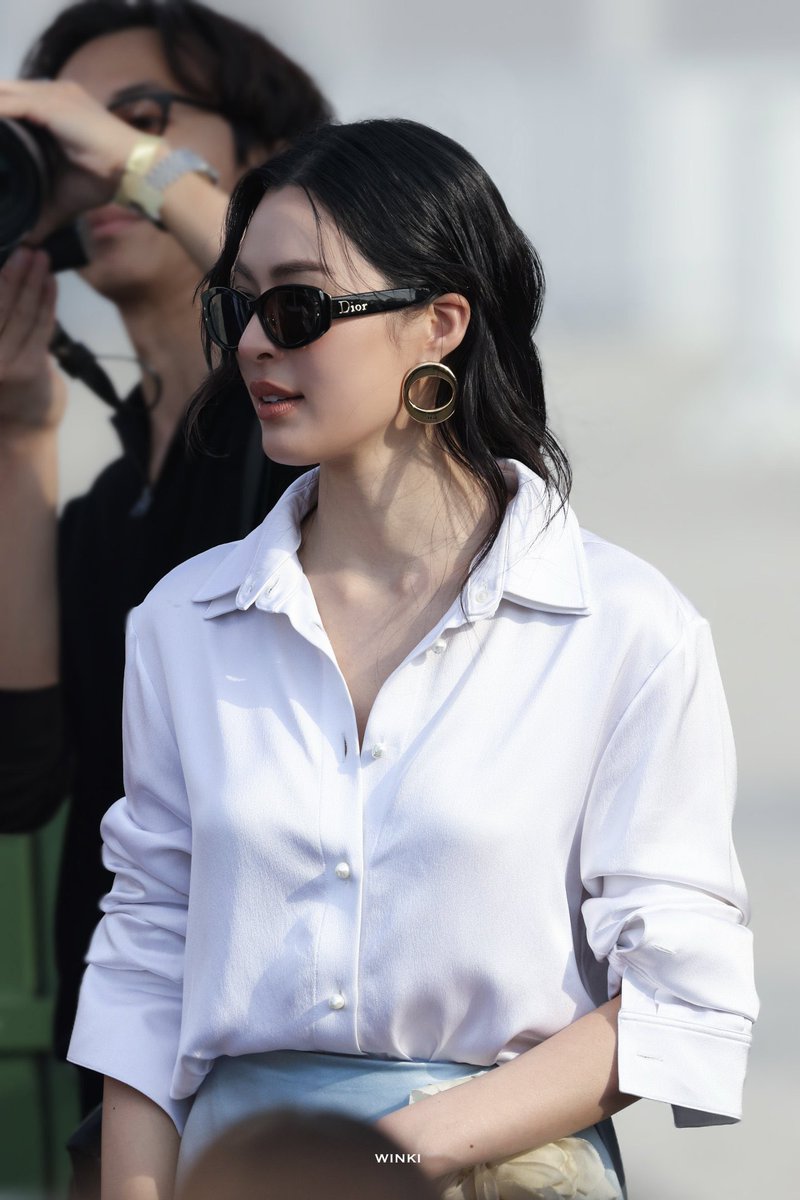 KmtKim's tweet photo. A thousand billion beautiful.
สวยแพงมากกกกกกกกกกกก

LINGORM BA DIOR AT PFW
#DiorSummer27xLingOrm
#LinglingKwong #OrmKornnaphat
#LingOrm #Dior #DiorSummer27 #PFW https://t.co/XHCH1YSWUw