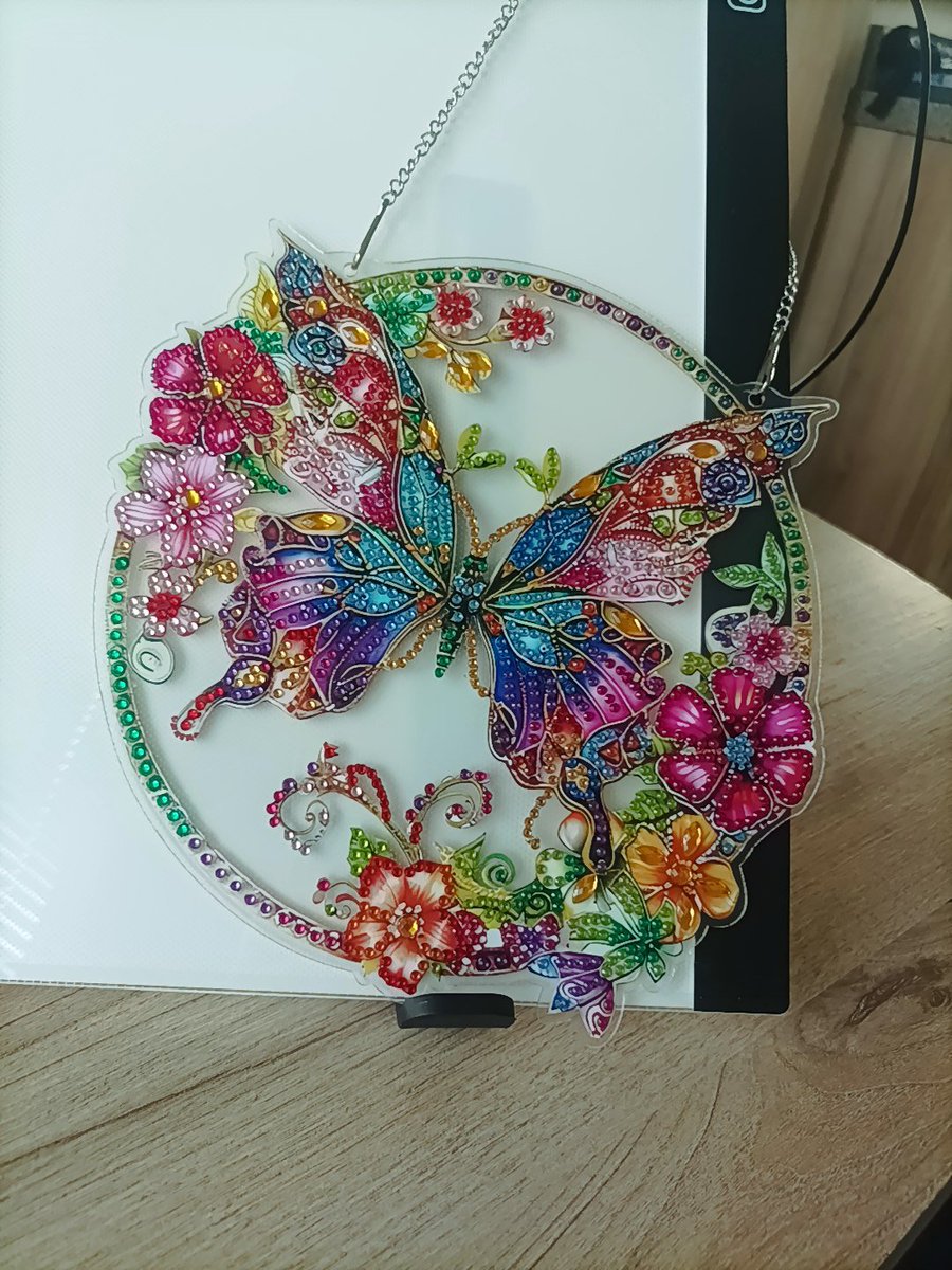 bev_marsden9's tweet photo. Diamond Art Number 51 done. Xx❤️ https://t.co/ObfZvS91b7