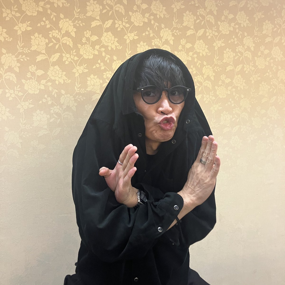 sknymgchann's tweet photo. このあと１時から生放送
／￣￣￣￣￣￣￣￣￣￣＼
サカナクション山口一郎の
　オールナイトニッポン
＼＿＿＿ 第26回 ＿＿＿／

くんたまin神戸🐃
現地から生放送でお届けします！

radikoはこちら
https://t.co/pNOQMoAsmy

#サカナ山口ANN https://t.co/8MjYiB8Izt