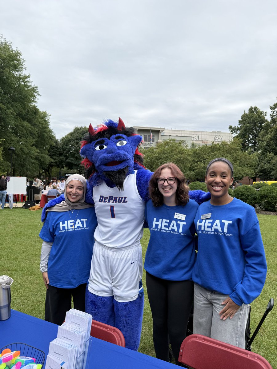 DePaulCCW's tweet photo. Last week at the CCW! We had so much fun meeting you at the Vinny Fest and Global DePaul Coffee Hour. 

Looking forward to meeting you at our upcoming events like the Mental Health Fair happening today, click the link in our bio to register. 💙🍂

#depauluniversity https://t.co/MxwSjxgdNC