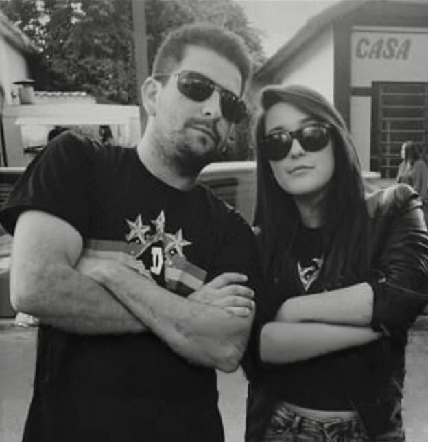 dreadlokosrs's tweet photo. Há 12 anos, exatamente em um dia como o de hoje, cinzento e chuvoso, nos despedimos deles, que são nossas estrelas mais brilhantes: o Bolinha e a Isa. Aliás, até parece que o dia amanhecer desta forma é obra do acaso. https://t.co/4catnfzYWj