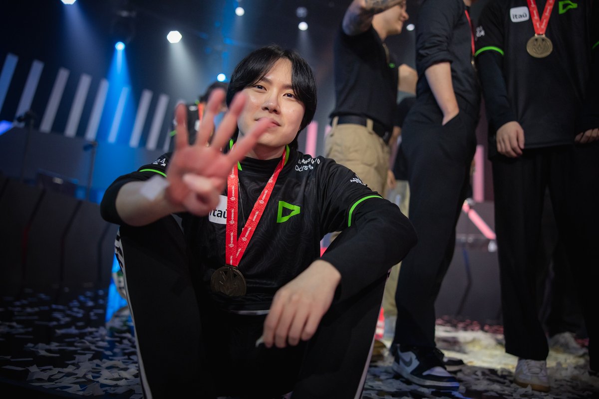 CBLOL's tweet photo. @crocjg 4X CBLOL winner https://t.co/IoMAH5gpwV