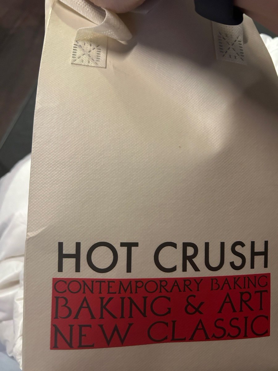 BuddyVittoreqa's tweet photo. Just grabbed this warm, buttery croffle from the corner café — perfect weekend treat to kick off my lazy Sunday ， https://t.co/22PY6bHuqP