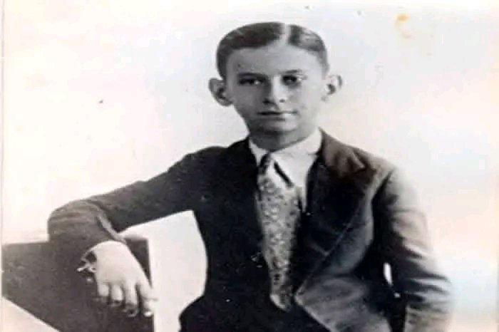 BarceloOrt92635's tweet photo. Desde #ProvinciaGranma  recordamos el triste hecho ocurrido hace 93 años,el 29 de septiembre de 1933, cuando el escolar cubano Francisco “Paquito” González Cueto cayó abatido,a los 13 años,por esbirros bajo las órdenes del ya siniestro oficial Fulgencio Batista. #TenemosMemoria https://t.co/XRCxh8d0FA