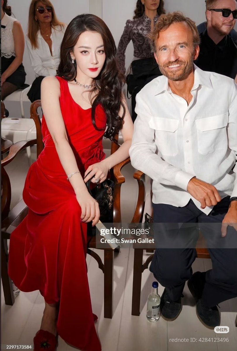 ANJL888's tweet photo. Dilraba with Pierre-Emmanuel Angeloglou, the Deputy CEO of Christian Dior Couture.

#Dilraba #Dilireba #DilrabaxDiorSummer27 #DiorSummer27 #PFW https://t.co/wzV9UbIk9U