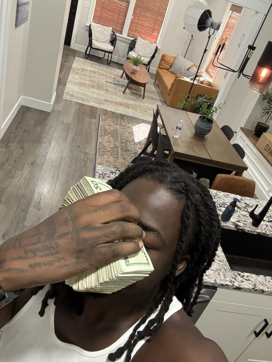 nbhplug's tweet photo. #freemoney 🦅 https://t.co/D1qXYWDY4f
