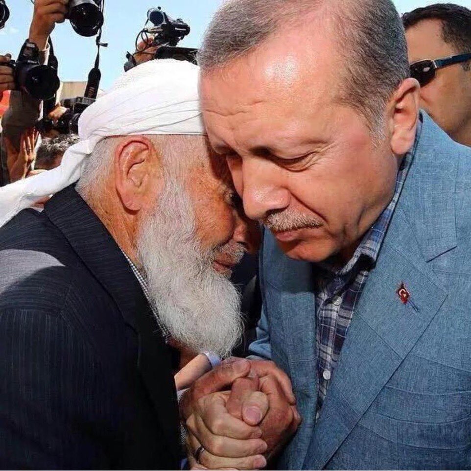 ridvantekin56's tweet photo. Sen bu milletin ta kendisisin Allah sana hayırlı bir ömür nasip etsin reis https://t.co/bXeSgr9cs4