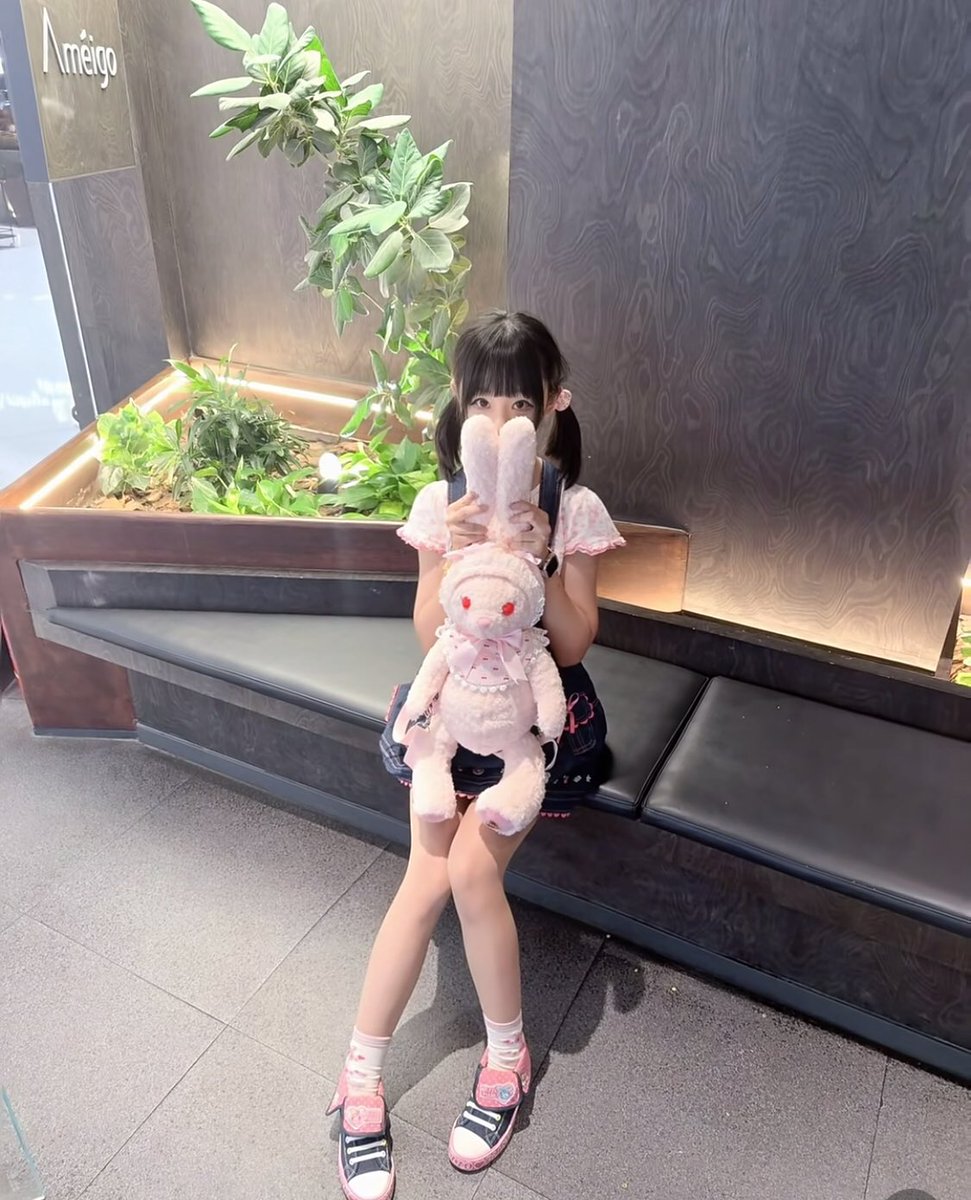 debra23uv1's tweet photo. 从小缺爱～

有人想锐评一下我14岁的福嘛 ？🥹   

不要🚪赶紧看，我要删了… https://t.co/4ZpH1rfNWF