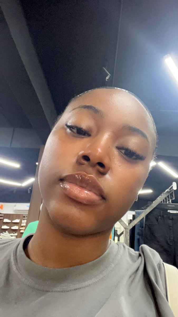 CITYDianaa's tweet photo. THANK YOUUUUU 5,000 FOLLOWERS 😛😛 https://t.co/mZ8l1YqYyf
