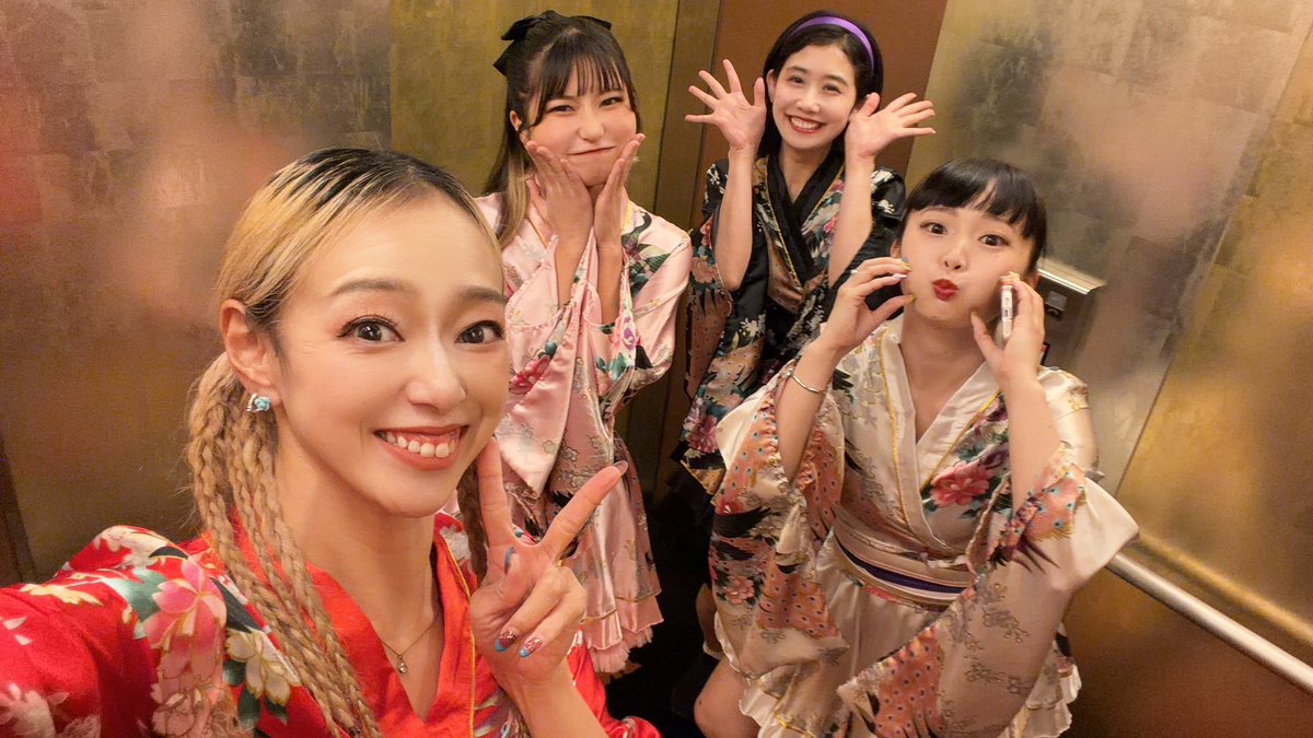 tksrayk22's tweet photo. 盆ガールありがとございました♡
きょうはフル稼働だったなぁ

ラストMCでした🎤✨

@GLDproduct https://t.co/dDsohb7KNv
