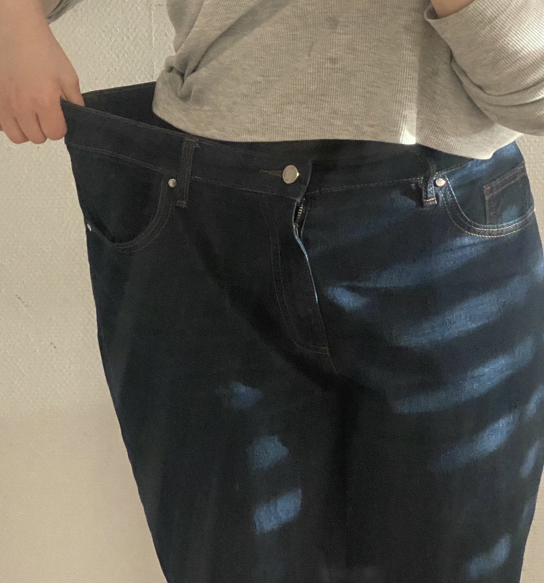 chococakiness's tweet photo. and to think i thought i was petite when i bought these jeans (they were tight on me 💔) https://t.co/9ZVV2xlkxb