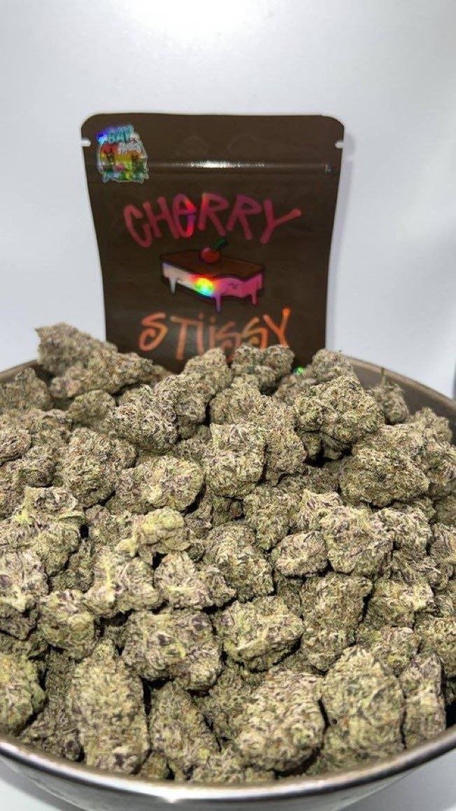 STONERS2026's tweet photo. Cherry stussy Available send me a dm let's work 
$500 a pound bag lmk wassup 

📱https://t.co/LdWb40qpnn  

📱 https://t.co/anwZLbe1S7

#cannabis #strain #flower #budshots #weedculture #Texas #Tx #cbd #thc #worldwide https://t.co/7LJjwndnzf