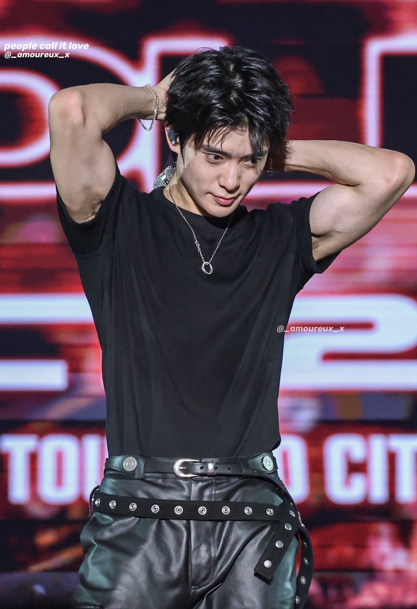 whiterosesjjh's tweet photo. this version of you is dangerous fr 😨 https://t.co/ao9ylKC2XC
