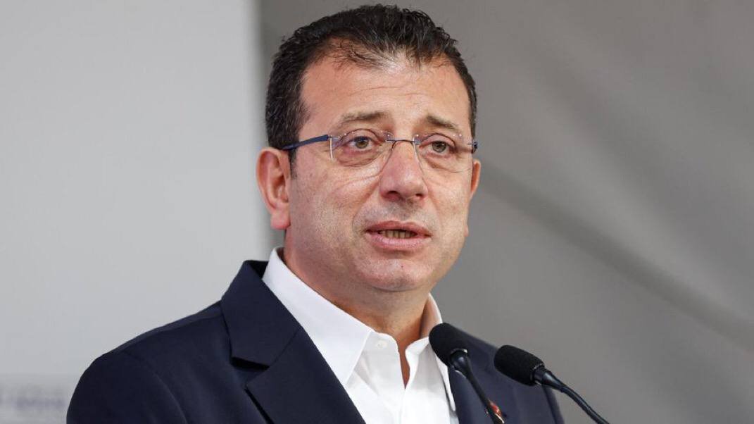 Azzem_nilgn's tweet photo. Ekrem İmamoğlu:

(Fatma Betül Sayan Kaya hk)

Benim babam burada.

Biz 35 yıldır ticaret yapıyoruz. 

35 yıldır biriktiremediğimizi, karı koca dört ayda almışlar. 

Rezalete bakar mısınız?

B*klu,S*dikliyi kınamış. 😂😂

Eko benim niye aklıma gelmedi,dedin heralde😂😂

Masumumda masumum modu..