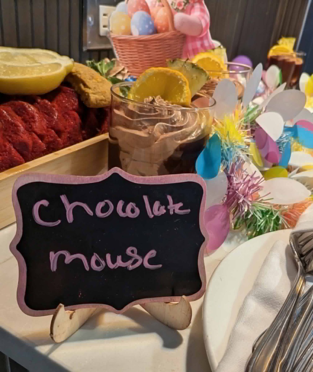 LindaEdits's tweet photo. It's #TypoTuesday. What are your choices from the food buffet? #amediting #amproofreading #typos https://t.co/6Cno4p5IlL