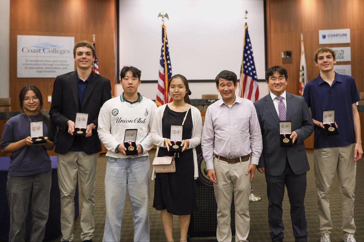 CongressMin's tweet photo. I had the honor of presenting the Congressional Award to several outstanding young people from CA-47, recognizing their commitment to personal growth, community service, and leadership.

This year, CA-47 was home to one of the highest numbers of Congressional Award recipients in the country. Congratulations to each of them on this incredible achievement. I’m proud to see so many young people in our community setting ambitious goals, serving others, and leading by example.