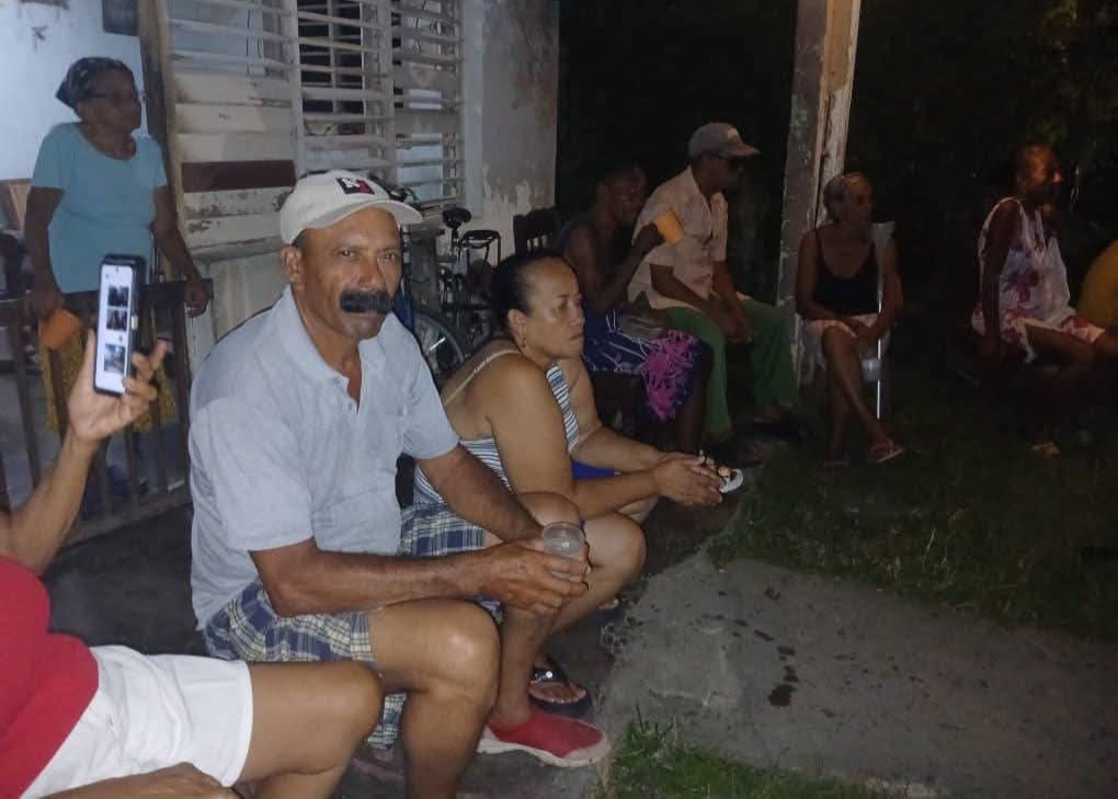 GHNordelo5's tweet photo. Cederistas de La Playa, en Baracoa, Guantánamo, montaron desde temprano sus caldosas para celebrar los #66AñosCDR #Cuba #CDRCuba https://t.co/xsZLUfz5LB