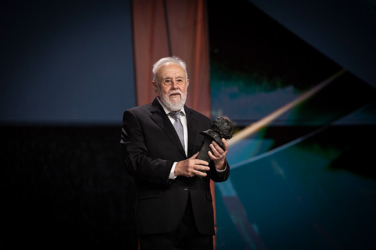 academiacinecat's tweet photo. Lamentem profundament la mort del cineasta Gonzalo Suárez, Goya d’Honor 2026.

Des de l’Acadèmia del Cinema Català, enviem una forta abraçada a la seva família, amistats i a tota la Academia de Cine en aquests moments de dol. https://t.co/zOhC3PBjrB