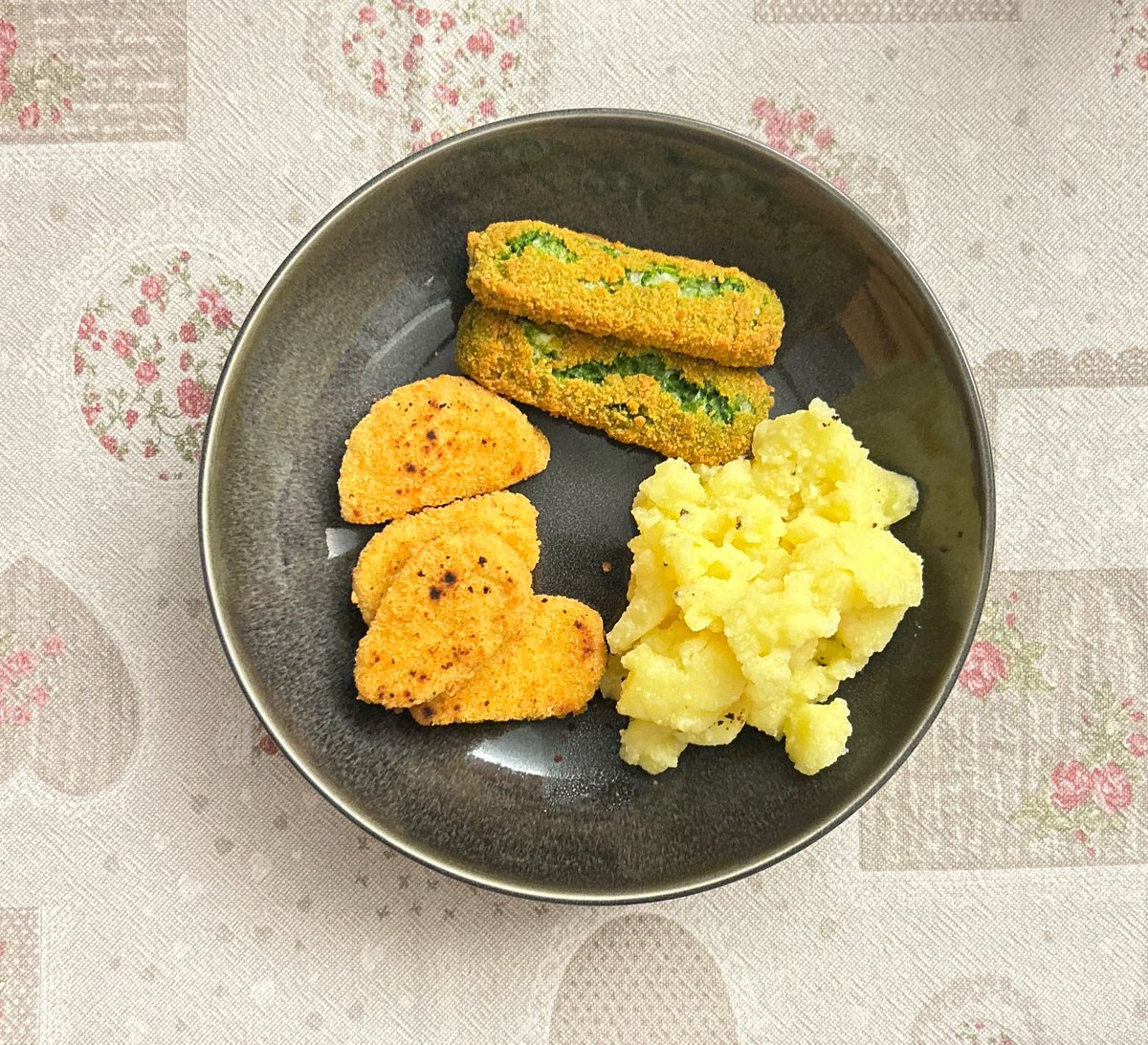 sn3k_x's tweet photo. wieiad 28/09 dinner omad ଘ(੭ˊᵕˋ)੭*

474kcal

snack: kellogs bar

just realized i didn't post it :P https://t.co/glhC6ID8Lb