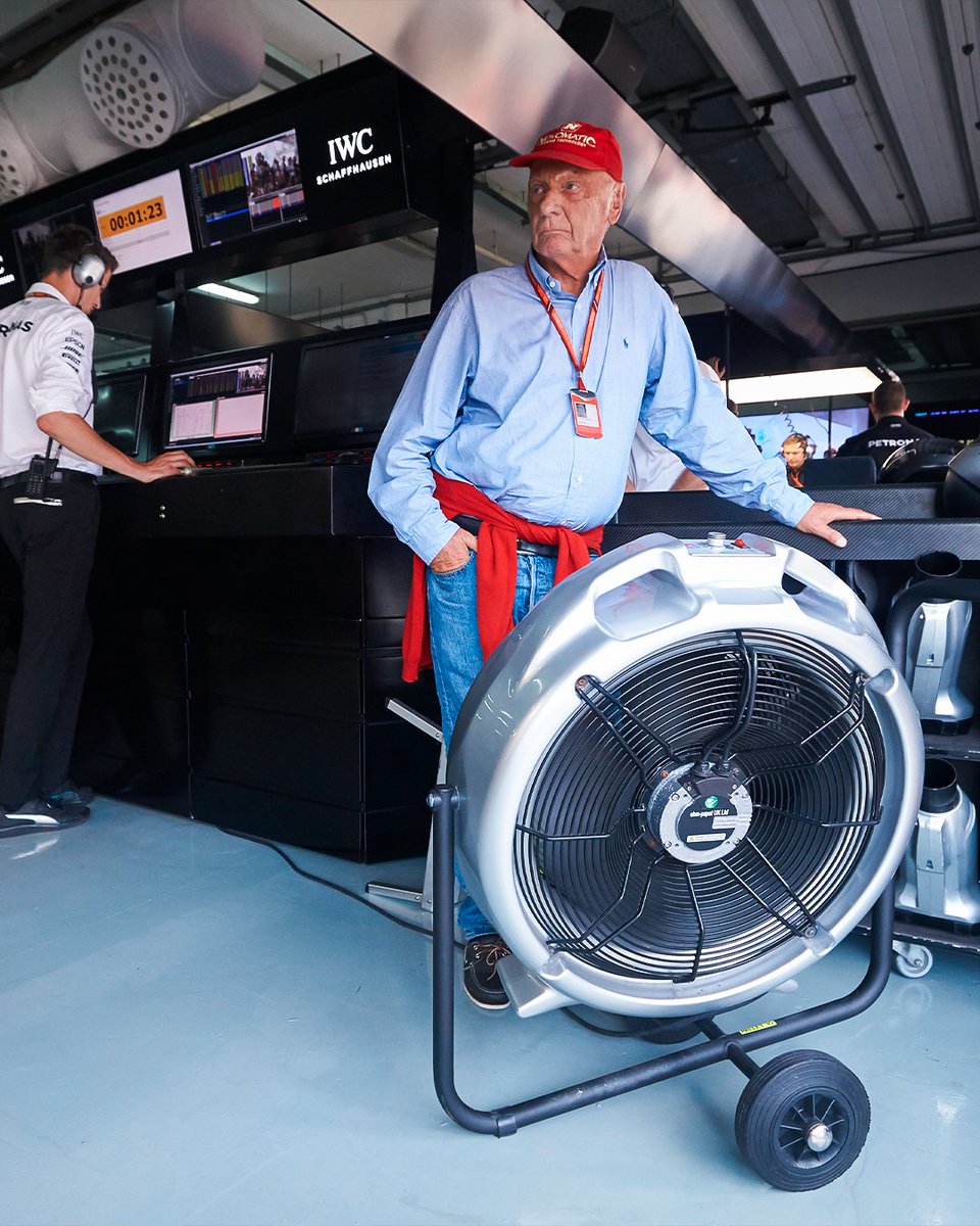 MercedesAMGF1 tweet picture