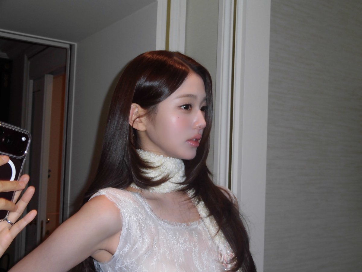 ivepics_'s tweet photo. Wonyoung instagram update https://t.co/fTdy1cqXL0