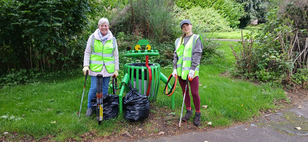 AlistairFergu11's tweet photo. Organised pick today at Millburn area of river Leven. 6 bags &amp; a bag of cans and bottles to recycle. #litterpicking #litterfree #ReportingLitter #keepbritaintidy #LeaveNoTrace #KeepScotlandtidy #Litter
#Dumbdumpers
#WDCouncil #bigclydecleanup #greentangerine https://t.co/JArJhKfeGZ