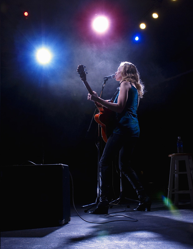 Graysonpnsc's tweet photo. Noche de música acústica con guitarra y voz: momentos que calman el alma y conectan corazones https://t.co/XGC1LOiWZx