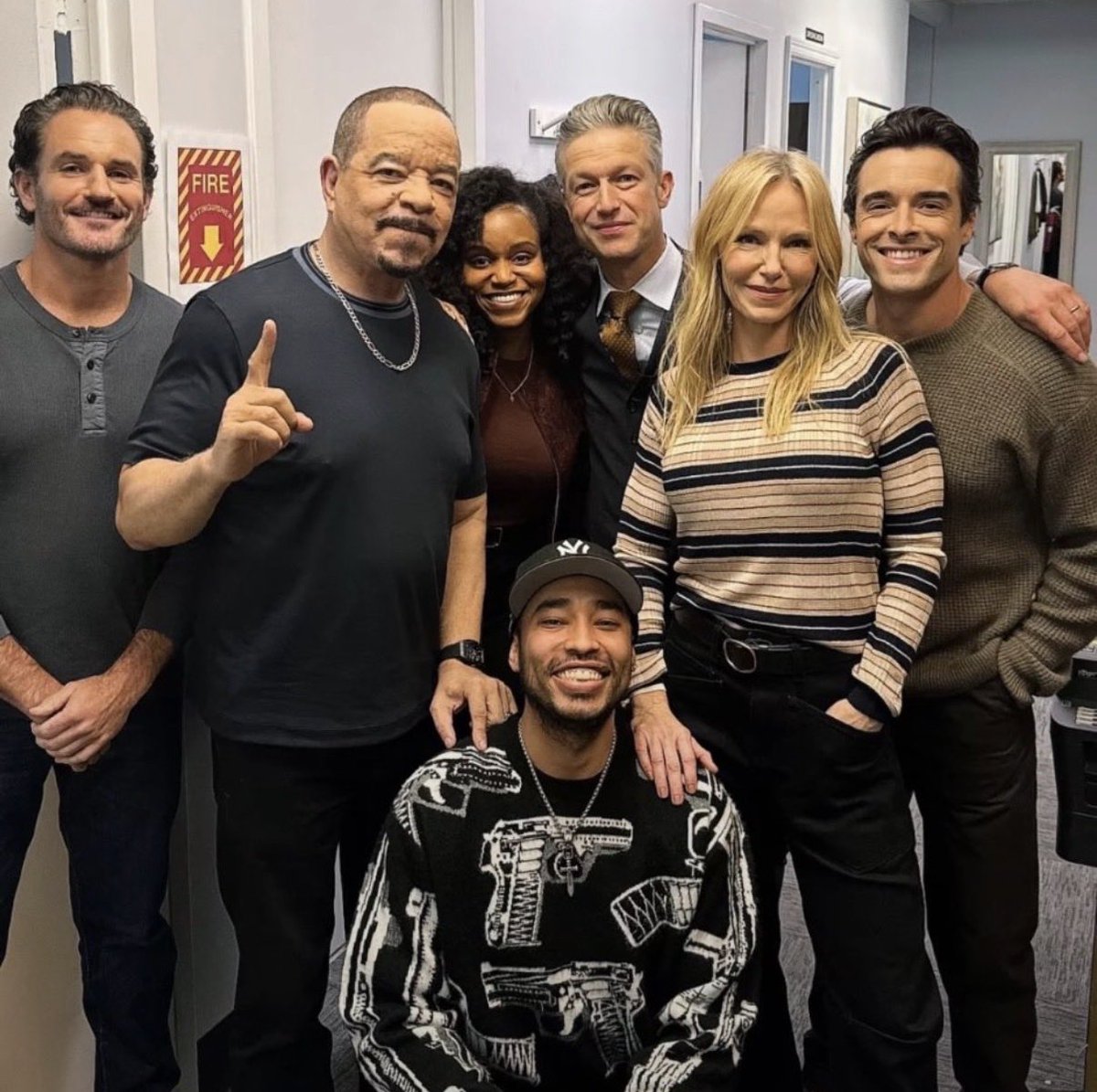 FINALLEVEL's tweet photo. My son @ICE_Marrow got to hang out yesterday with the whole cast as we celebrated our 600th SVU episode! Dick Wolf said “This has never been done… And will never be done again.” Thanks to all our Fans! Season28 Premiers Oct 8th @WolfEnt https://t.co/5pOc3f6ZVM