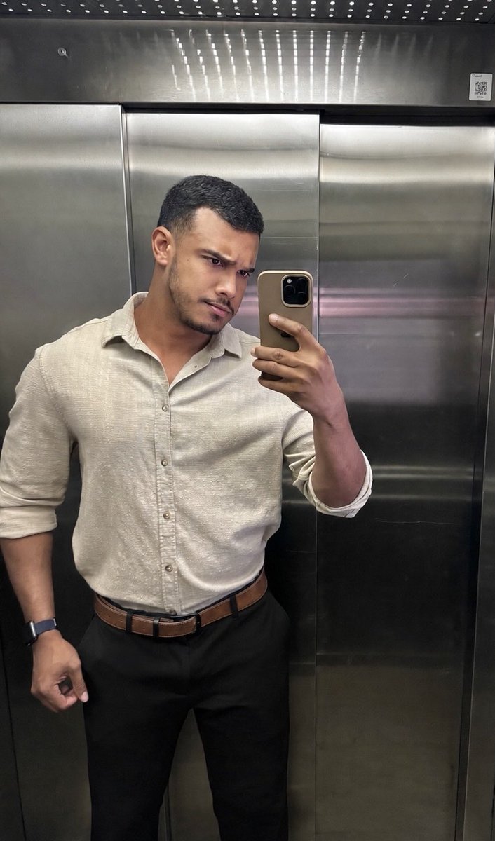 aguiarmatheus12's tweet photo. Queria poder viver com roupa de academia sempre em qualquer ambiente… 😏 https://t.co/mdfi6jRCq3