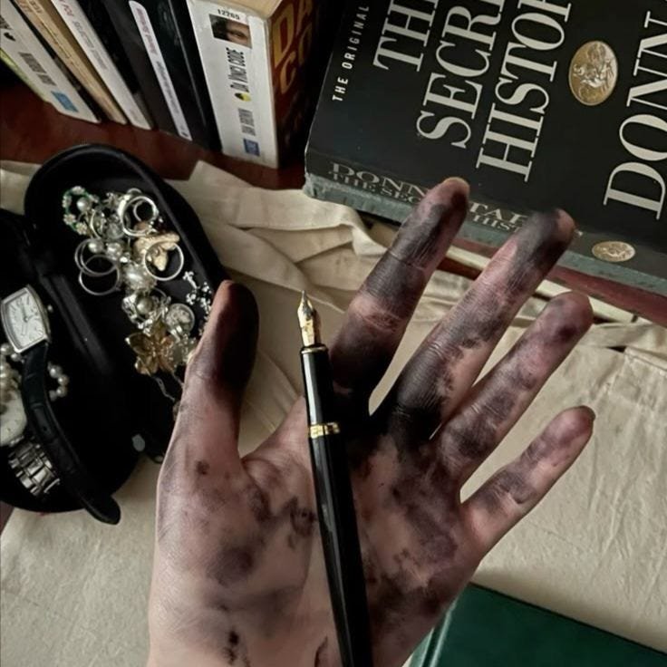 leiuuu8's tweet photo. Something about writing with a fountain pen https://t.co/2hg7Q6bjwT