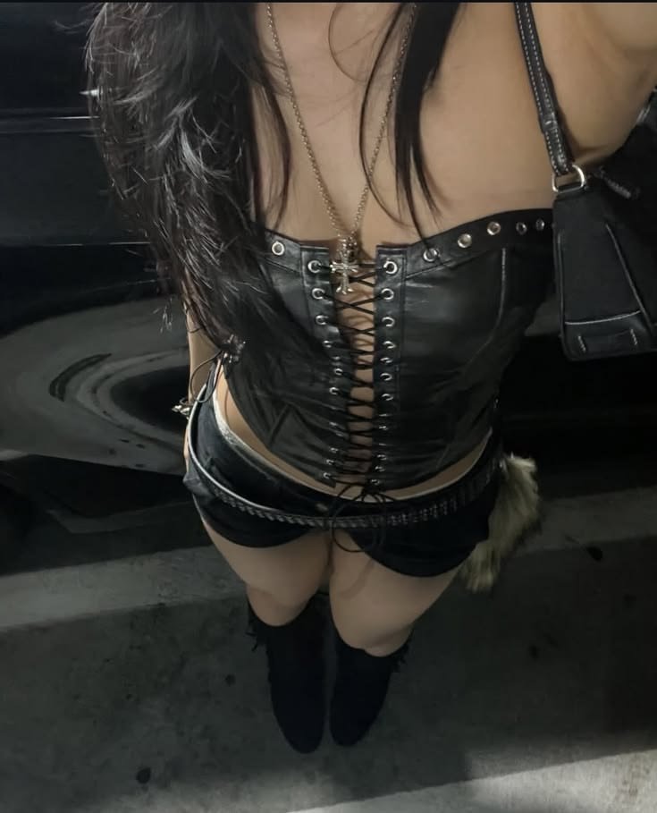 tinyvampirx's tweet photo. ㅤ
ㅤ
ㅤㅤ“She doesnt look like a prostitute, does she? (😵‍💫) „
ㅤ
ㅤ https://t.co/ApvUEt9r7u
