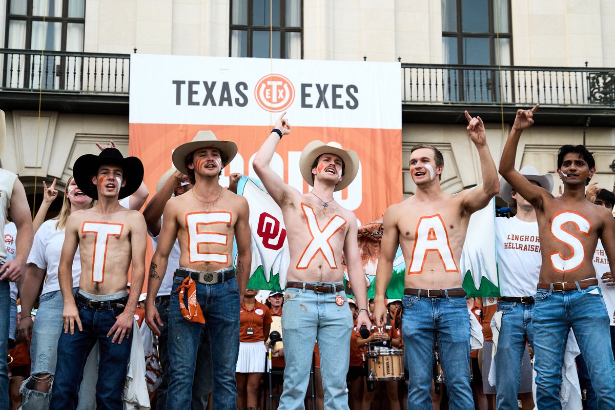 TexasExes's tweet photo. The Texas Fight Rally &amp; Parade is just ONE week away! Join us on Oct. 7 at 6:30 p.m. for a parade down Guad ending at the Tower—the perfect sendoff for Texas Football before they take on OU in Dallas! → https://t.co/uVcrzl1Hsk 🎉🤘 https://t.co/MYtUTkLOxq