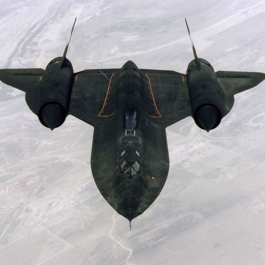 OldeWorldOrder's tweet photo. Biden's military had men in dresses.

Trump's military is reviving the SR-71.

WE ARE NOT THE SAME!!! 🇺🇸 https://t.co/yHvHa2sYdr