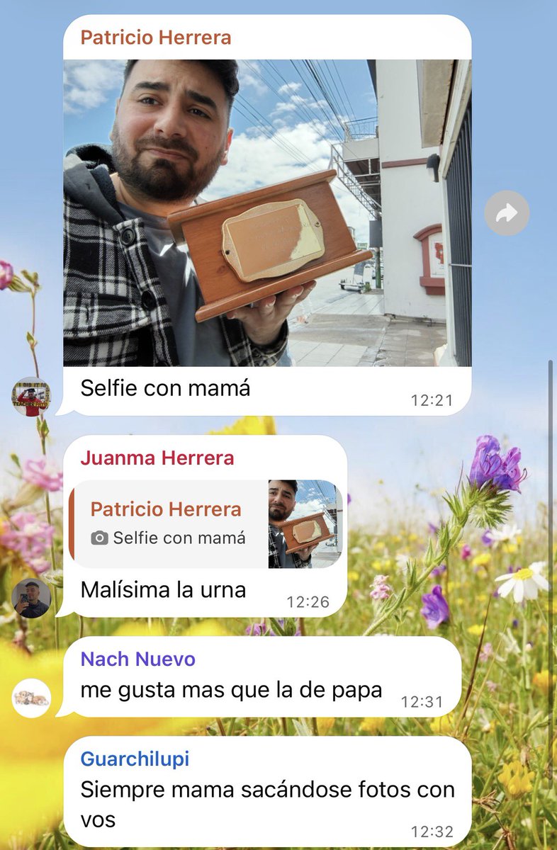 morehalpert's tweet photo. Avisaron de la funeraria que ya estaban las cenizas. El grupo de los hermanos hoy: https://t.co/07K2Rcfb6n
