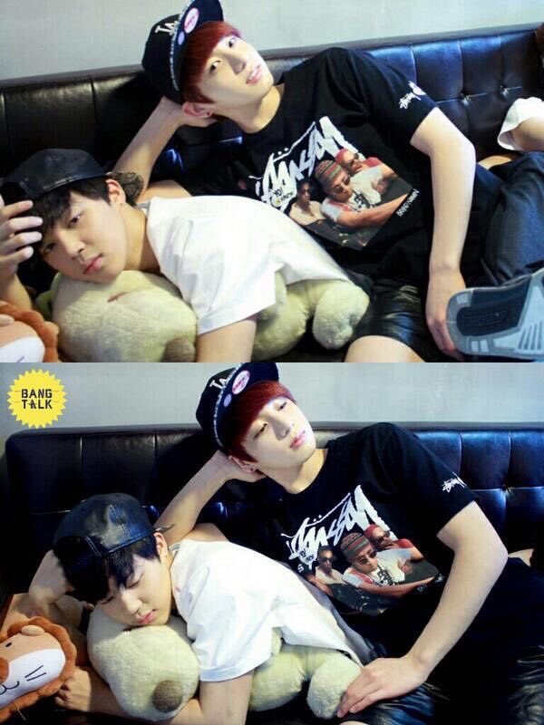 koomiHQ's tweet photo. Jikook old photos I can 90% say you haven’t seen: a thread🧵 https://t.co/lv89uSI0Fx