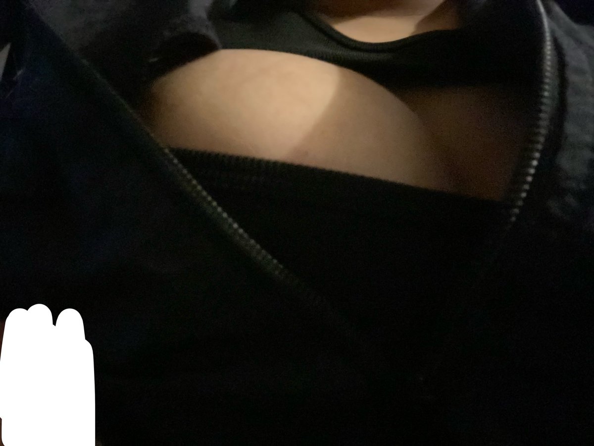 2thicctrinity's tweet photo. School boobs🩷 #clockedin https://t.co/jNfGe571ZV