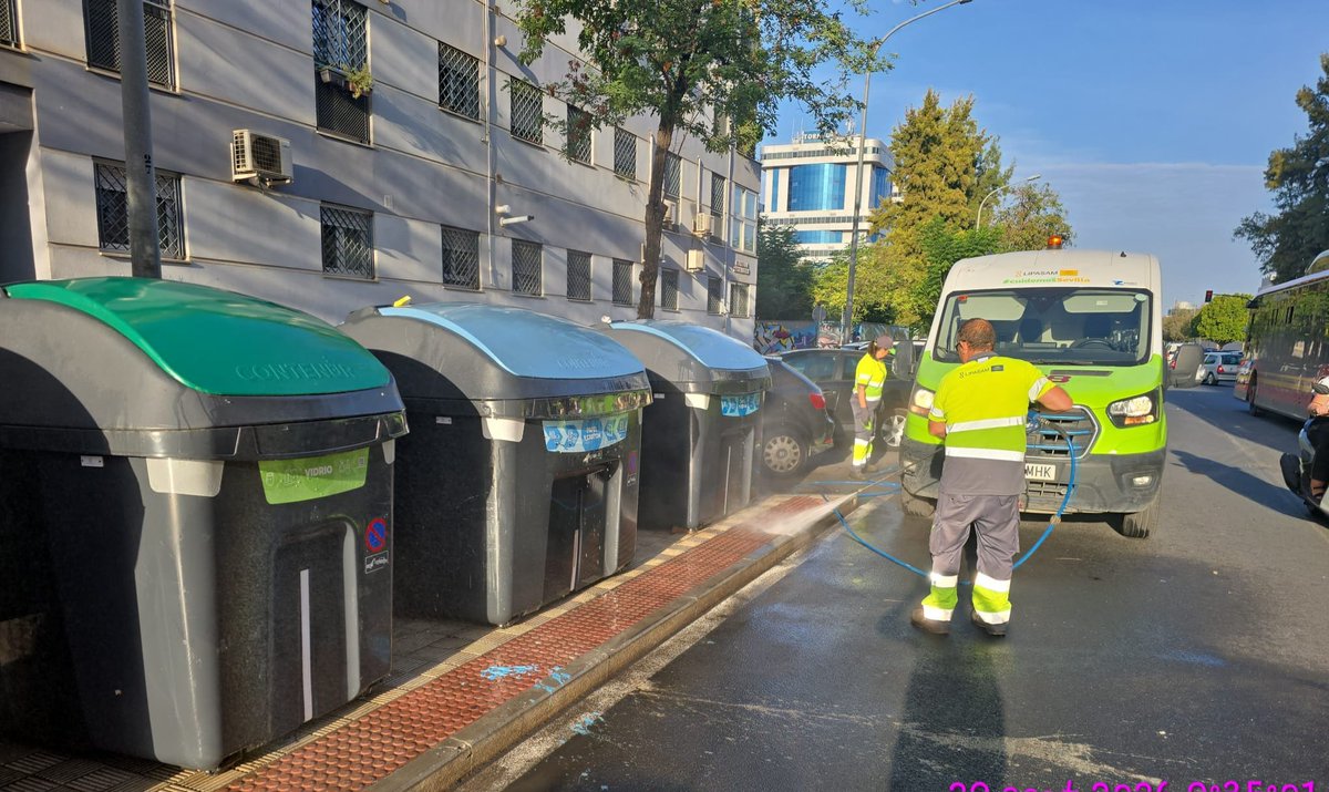 Dto_Norte's tweet photo. ✅️ Os dejamos un resumen de las últimas actuaciones de @LipasamSevilla. 👇🏻

💦 Los trabajos de limpieza no cesan y continúan diariamente en todos los barrios de nuestro distrito. 

#CuidemosSevilla https://t.co/p24YkhmgDM
