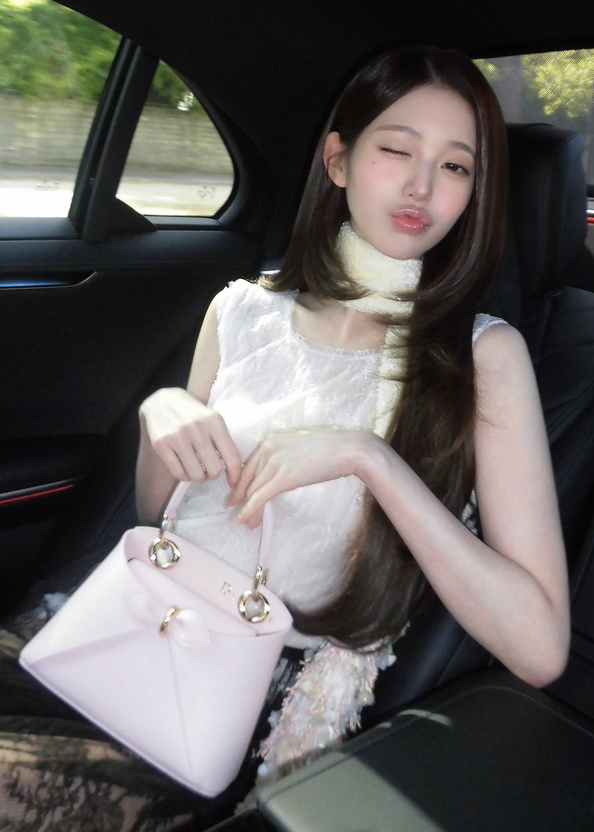 wonyoungdollz's tweet photo. 📸 Wonyoung Instagram Update

WONYOUNG IN DIOR
#WonyoungDiorSummer27
#JANGWONYOUNG
#WONYOUNG
#DiorSummer27 @Dior https://t.co/F820TI9l8x