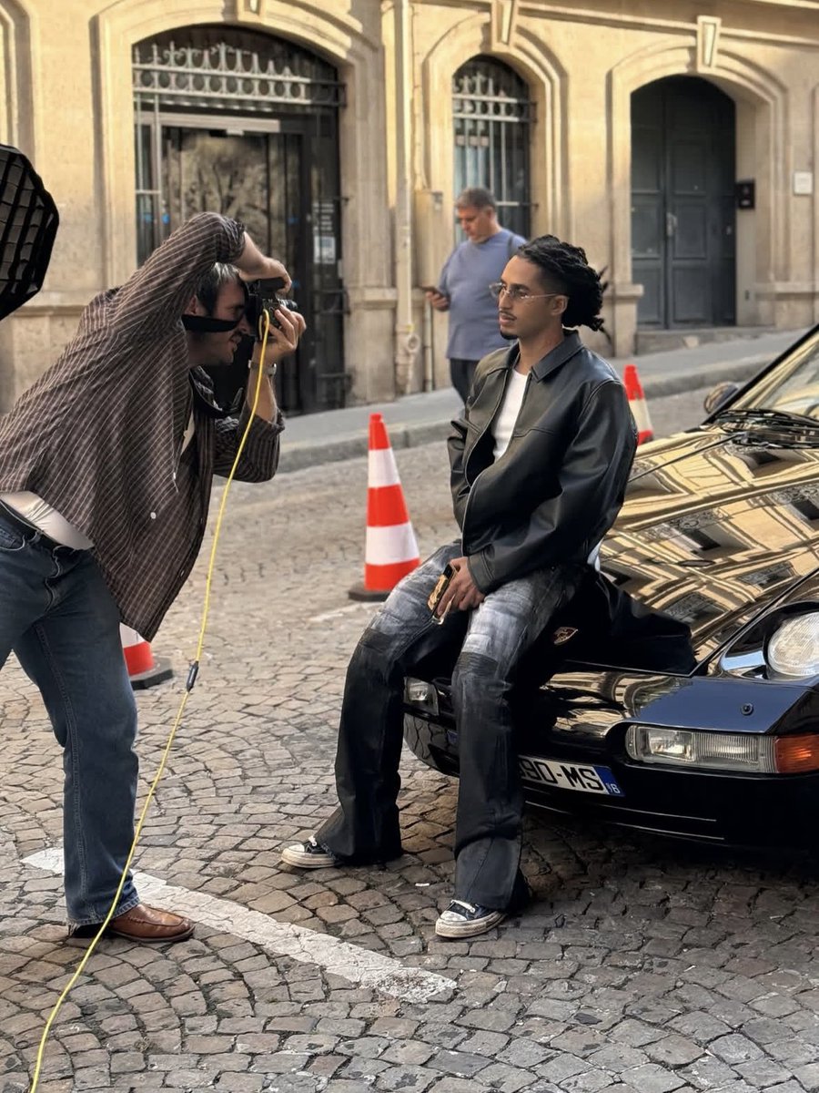 boredck's tweet photo. Matuê in Paris. https://t.co/eoFVNX4CI8