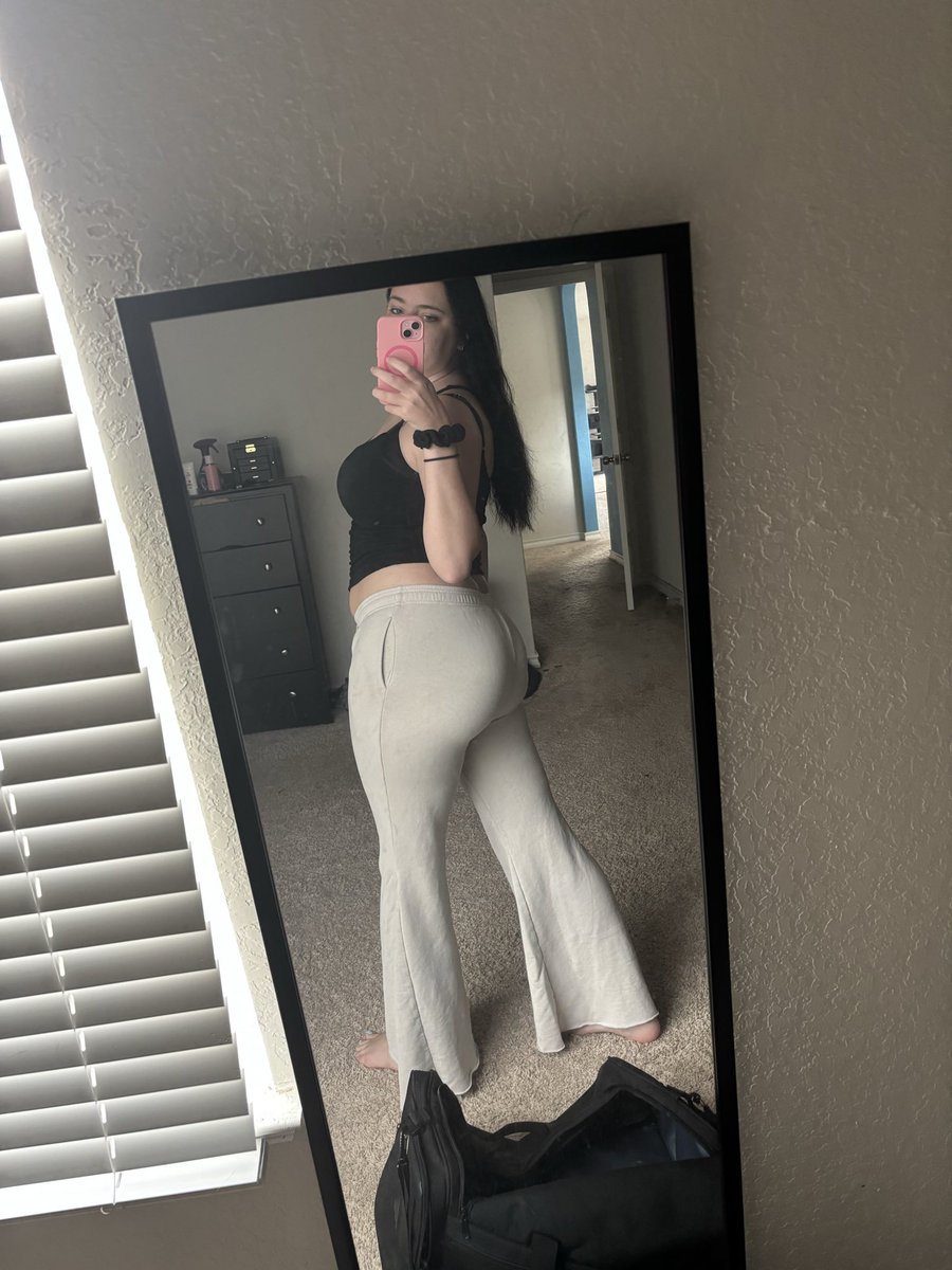 funbunxo's tweet photo. Looking and feeling good today https://t.co/cq0NZQ6TkE
