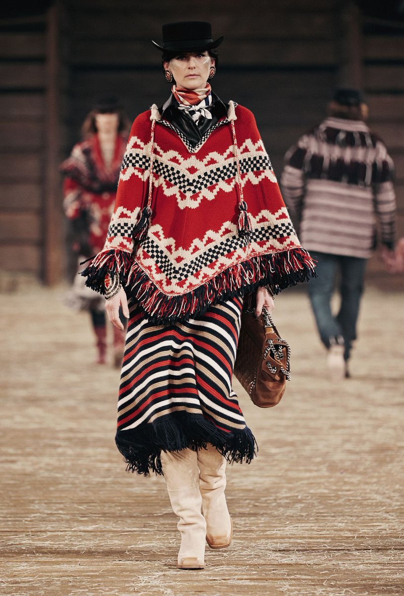 thabisomohapii's tweet photo. Big Daddy (Drake) wearing a Chanel Pre fall 2014 poncho https://t.co/4Iz7wkcfFi