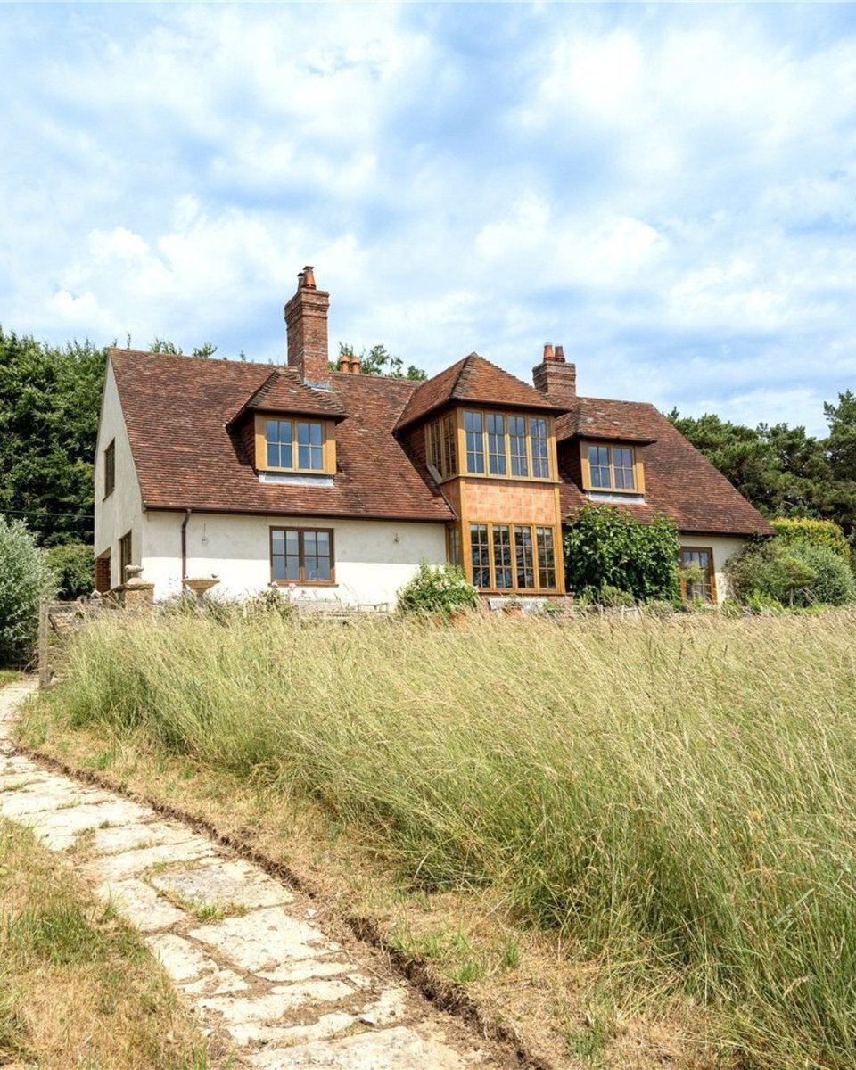 JacksonStops's tweet photo. Comptons, Bugley: an Arts and Crafts house with southerly views over the Blackmore Vale. 5 beds, indoor pool, lift, c.6,000 sq ft and 3.8 acres with paddock and orchard. Guide £1,600,000.

https://t.co/6K8DDhWUsZ

#dorsetproperty #countryhouse #blackmorevale https://t.co/uVCdeJsoJ6
