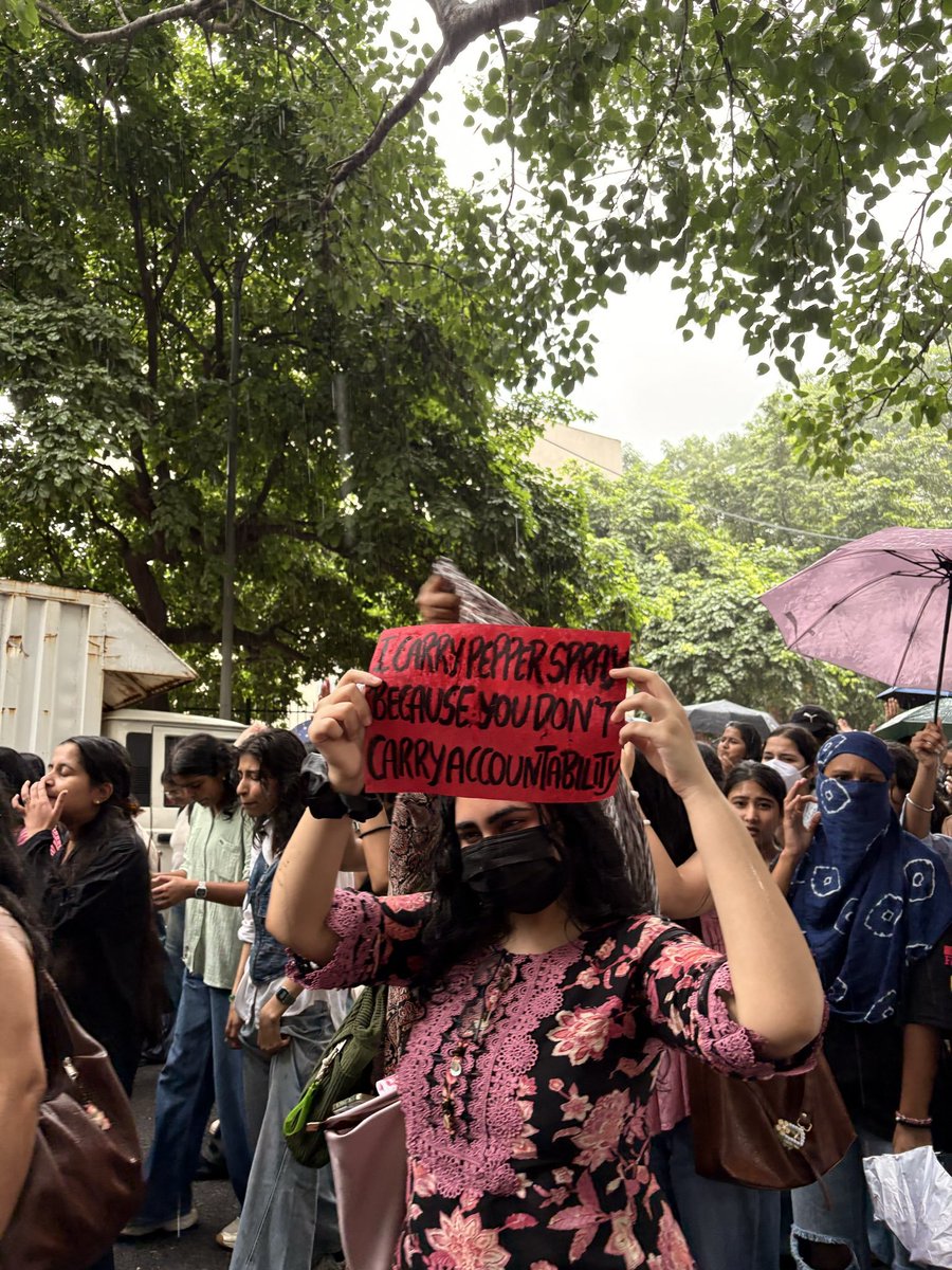 hajarkagalwa's tweet photo. “I carry pepper spray because you don't carry accountability”

louder girl ✨ https://t.co/vl2Kf1RSOv