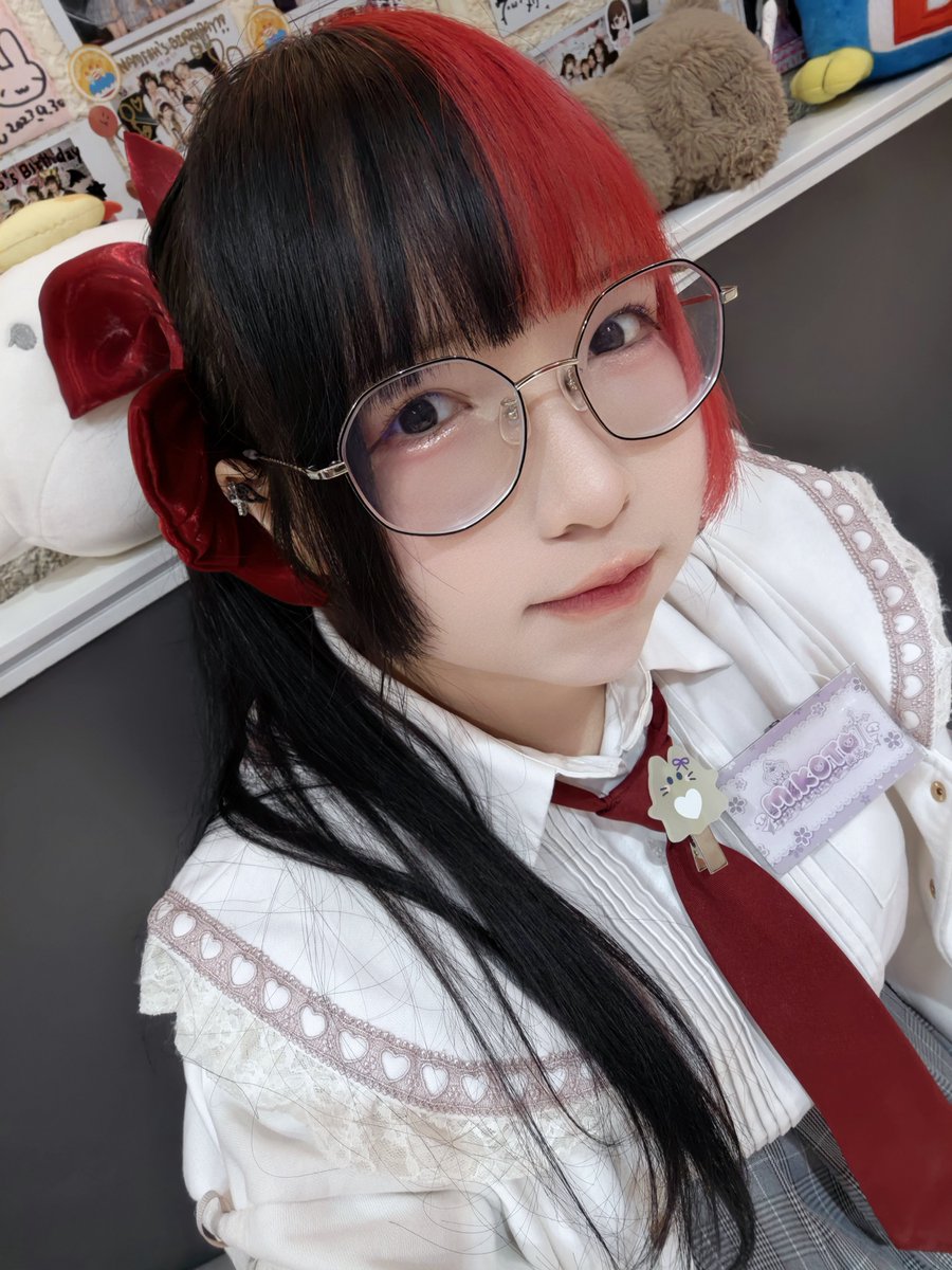 Mikoto_denshi's tweet photo. ส่งน้องแว่นหนามาบอกฝันดี 🍒おやすみ!

#MikotoDenshi220 #SakuraiMikoto #電子220
#Denshi220 #Siamdol https://t.co/EaNUQVKDCZ