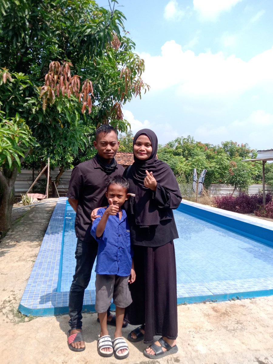 tertamparcuan's tweet photo. @Rupacita_my_id Suami dan anaku mereka lah yg membuat aku bangkit, susah senang mereka selalu ada utk menguatkan ku, apalagi disaat aq punya GERD kronis, gabisa klo aku fikiran dan mental nya hancur, makanya mereka slalu membuatku tertawa, dan sabar menghadapi ku, i love you keluargaku🥰 https://t.co/ipigzMpilR